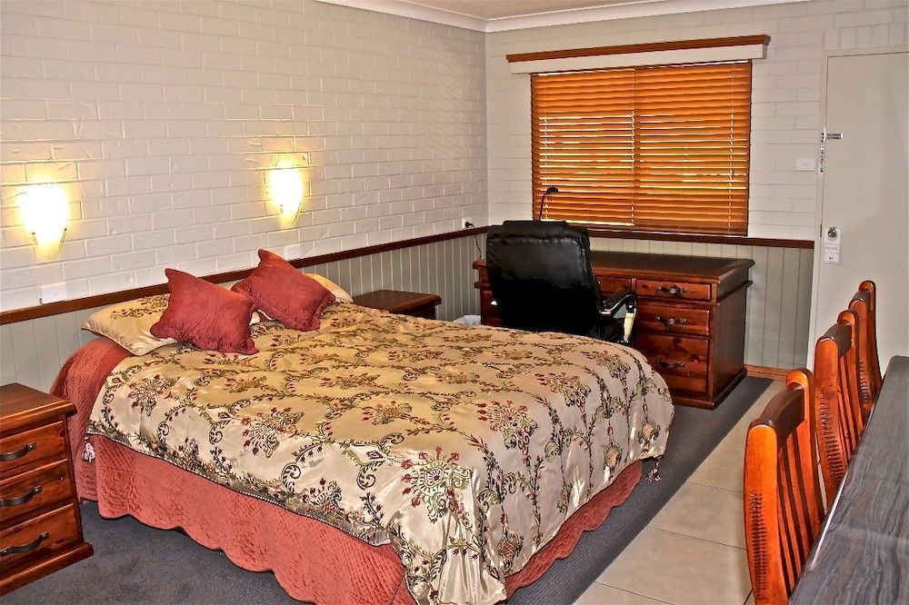 Barcaldine Country Motor Inn Экстерьер фото