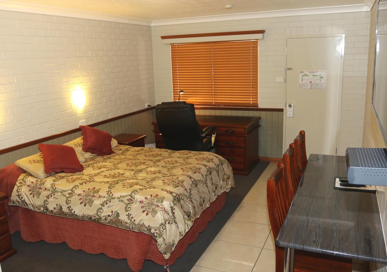Barcaldine Country Motor Inn Экстерьер фото