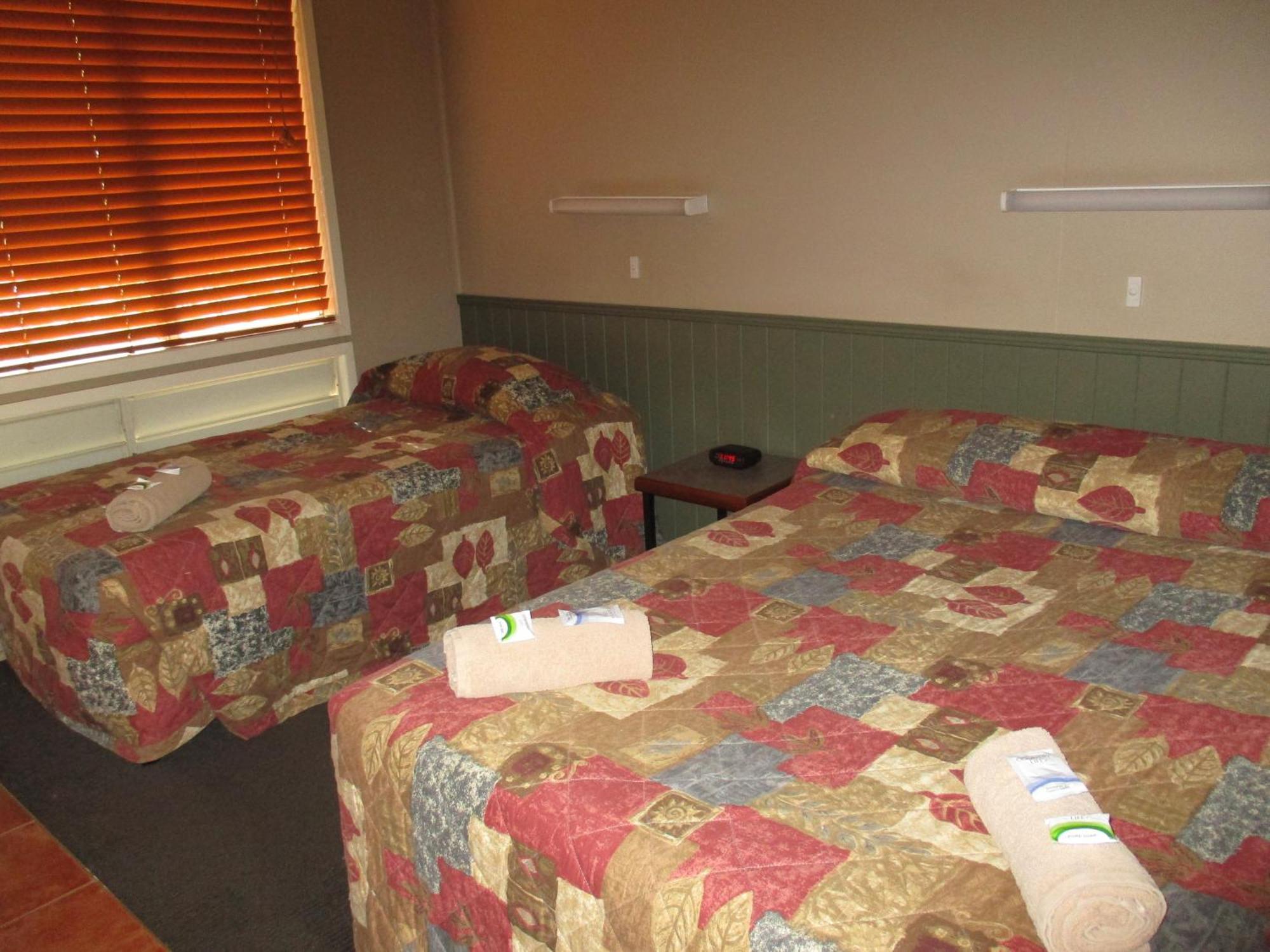 Barcaldine Country Motor Inn Экстерьер фото