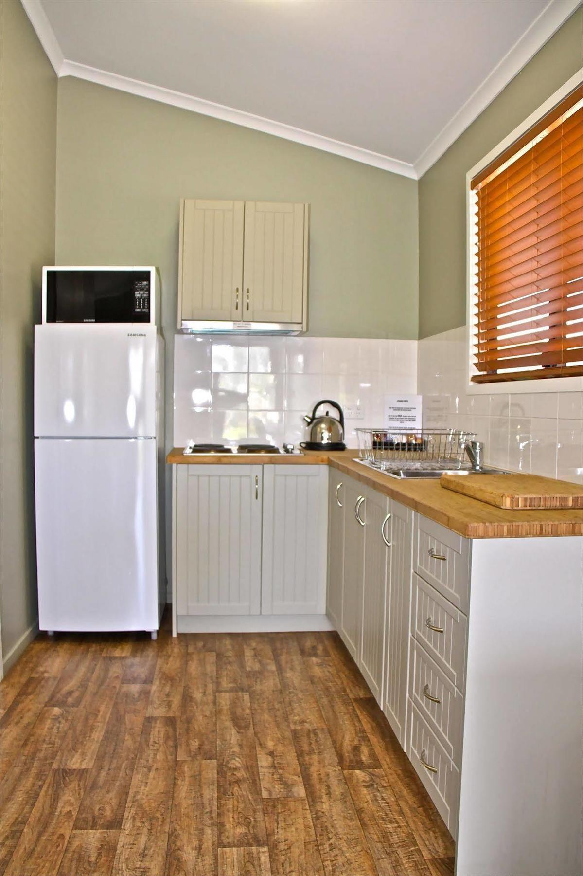 Barcaldine Country Motor Inn Экстерьер фото